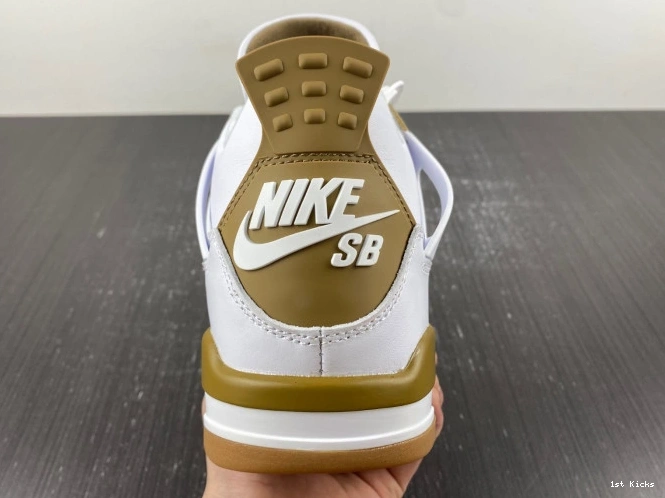 DR5415-120 Retro SB Jordan 4 0727